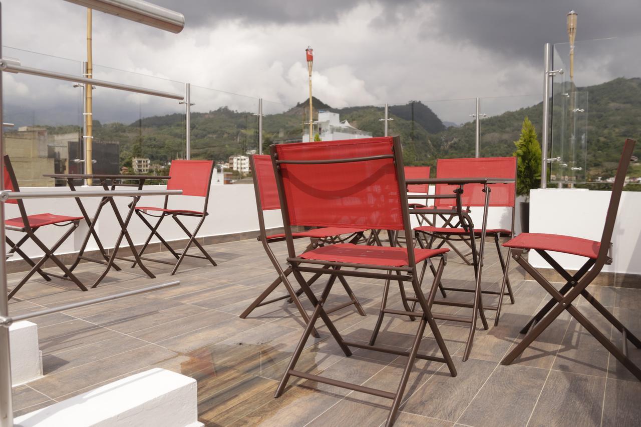 Hotel Grand H&R Villeta Bagian luar foto