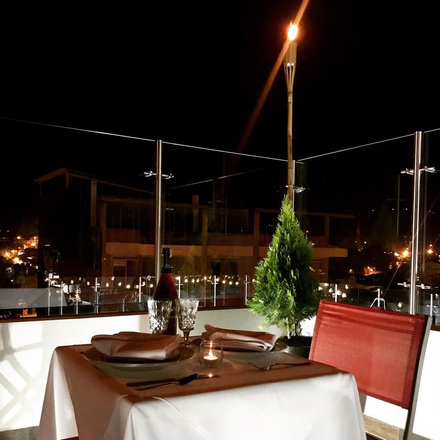 Hotel Grand H&R Villeta Bagian luar foto