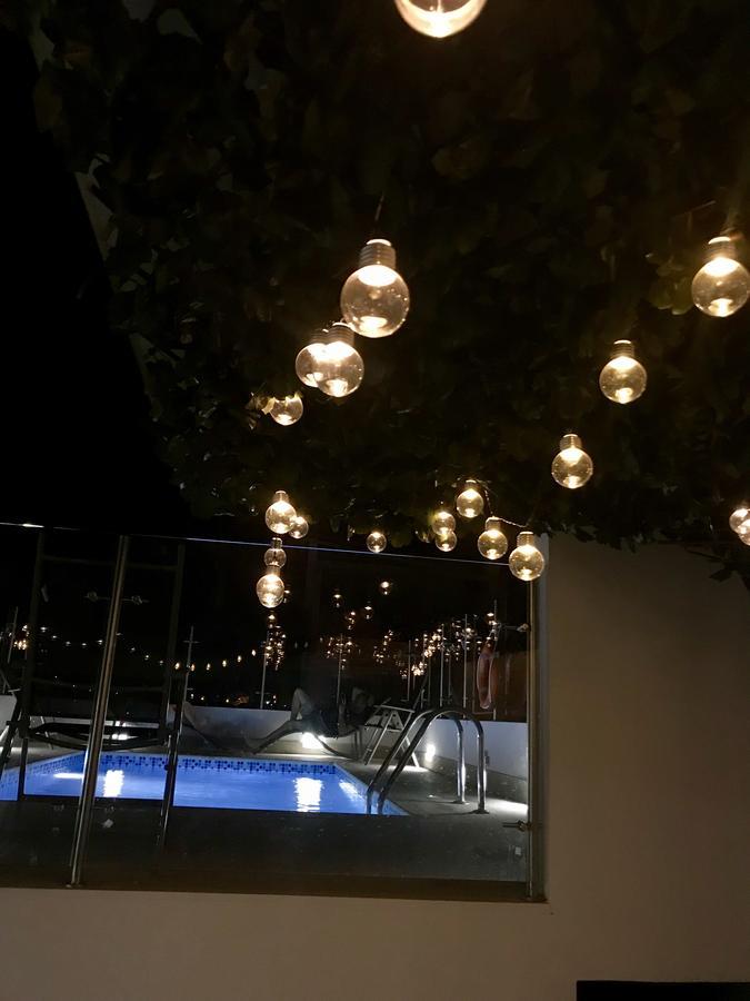 Hotel Grand H&R Villeta Bagian luar foto