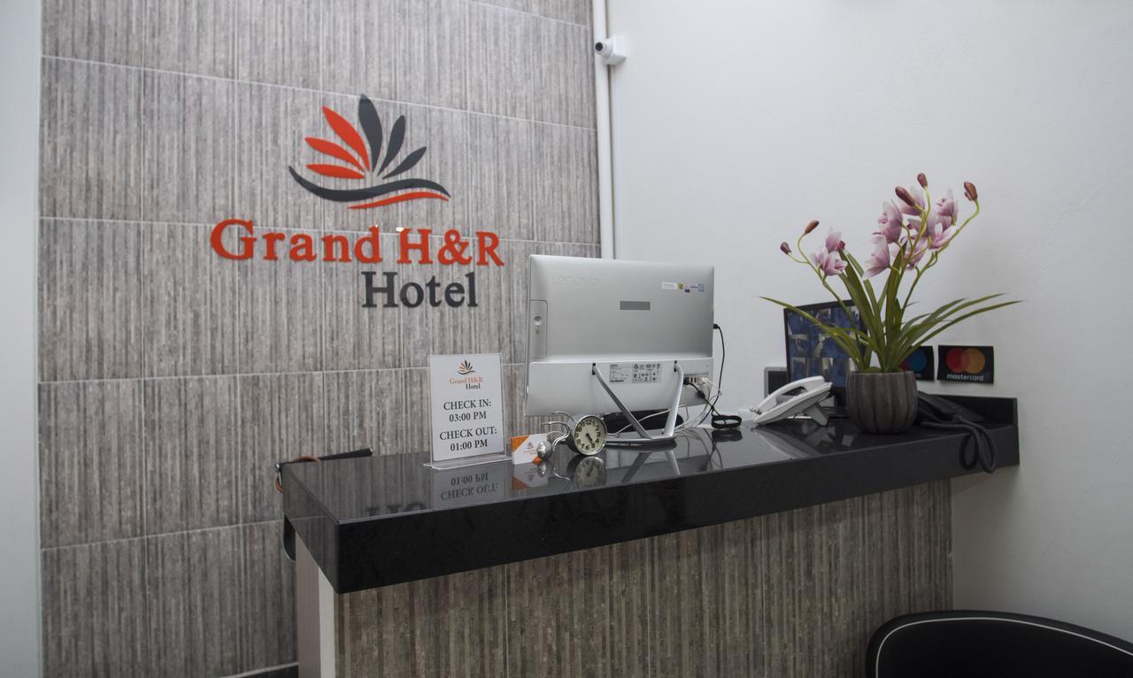 Hotel Grand H&R Villeta Bagian luar foto